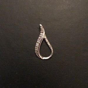 Teardrop pendant with chain